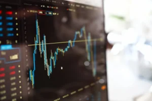 Stock market trade automation graph showing fluctuating currency values and automated trading systems in action, highlighting real-time financial data analysis.